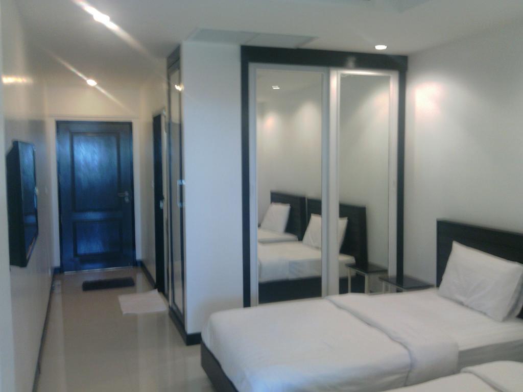 Eden Resort Karon Rum bild